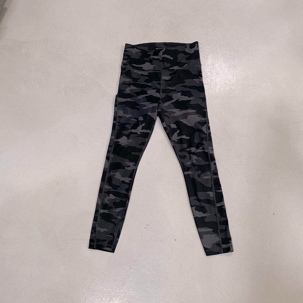 Athleta ultimate stash pocket camo 7/8 tight
